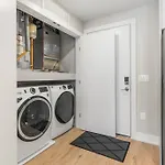 Prime Nolibs, Sleep 4Ppl, Fast Wifi, King Bed, Rooftop Access, Two Smart Tvs