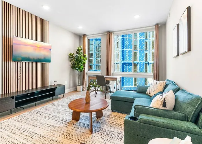Prime Nolibs, Sleep 4Ppl, Fast Wifi, King Bed, Rooftop Access, Two Smart Tvs