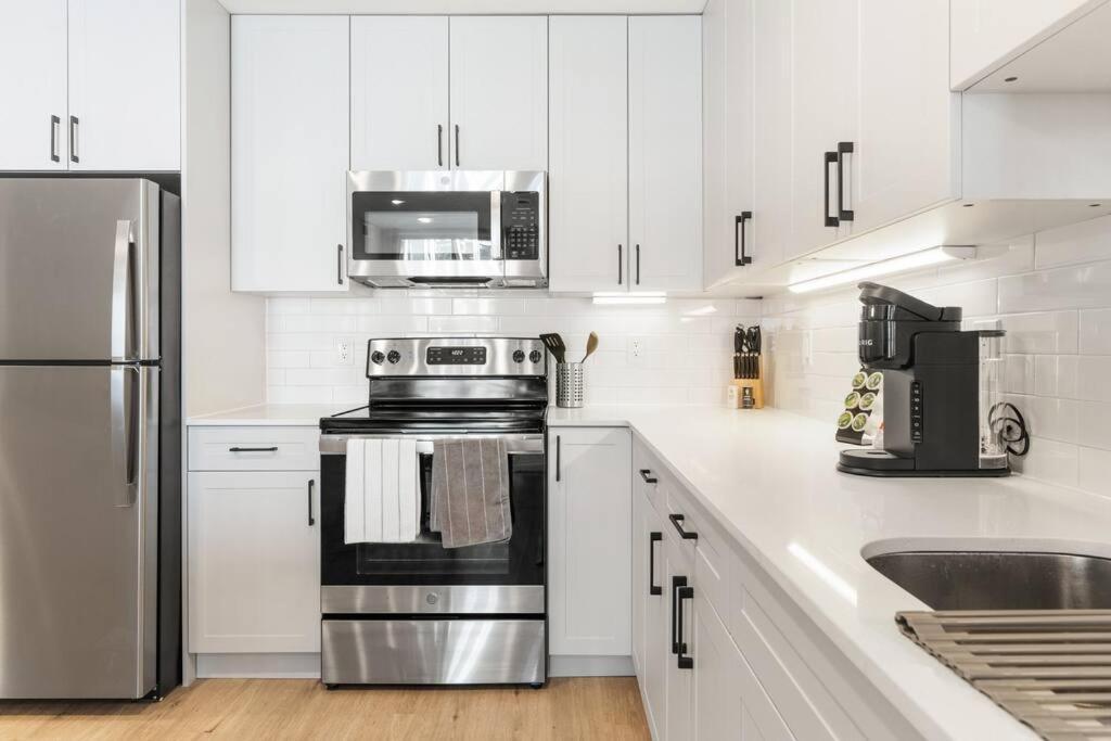 Prime Nolibs, Sleep 4ppl, Fast Wifi, King Bed, Rooftop Access, Two Smart Tvs Apartment *